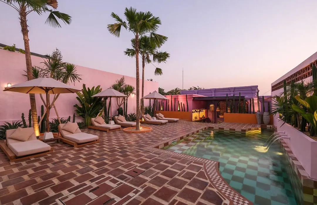 El Barrio Boutique Hotel & Bar-1